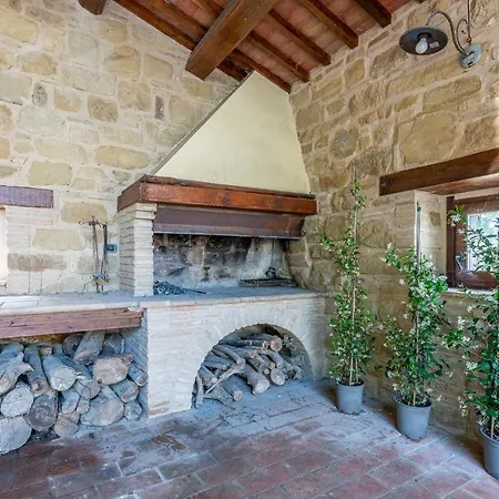 度假居 In Camerino With Outdoor Swimming Pool, Wifi And 2 Bedrooms