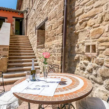 度假居 In Camerino With Outdoor Swimming Pool, Wifi And 2 Bedrooms