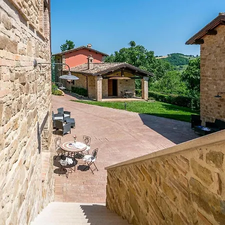 In Camerino With Outdoor Swimming Pool, Wifi And 2 Bedrooms 度假居 *