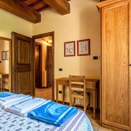In Camerino With Outdoor Swimming Pool, Wifi And 2 Bedrooms 度假居 *